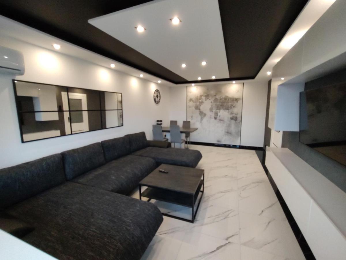 Mercury Apartment *